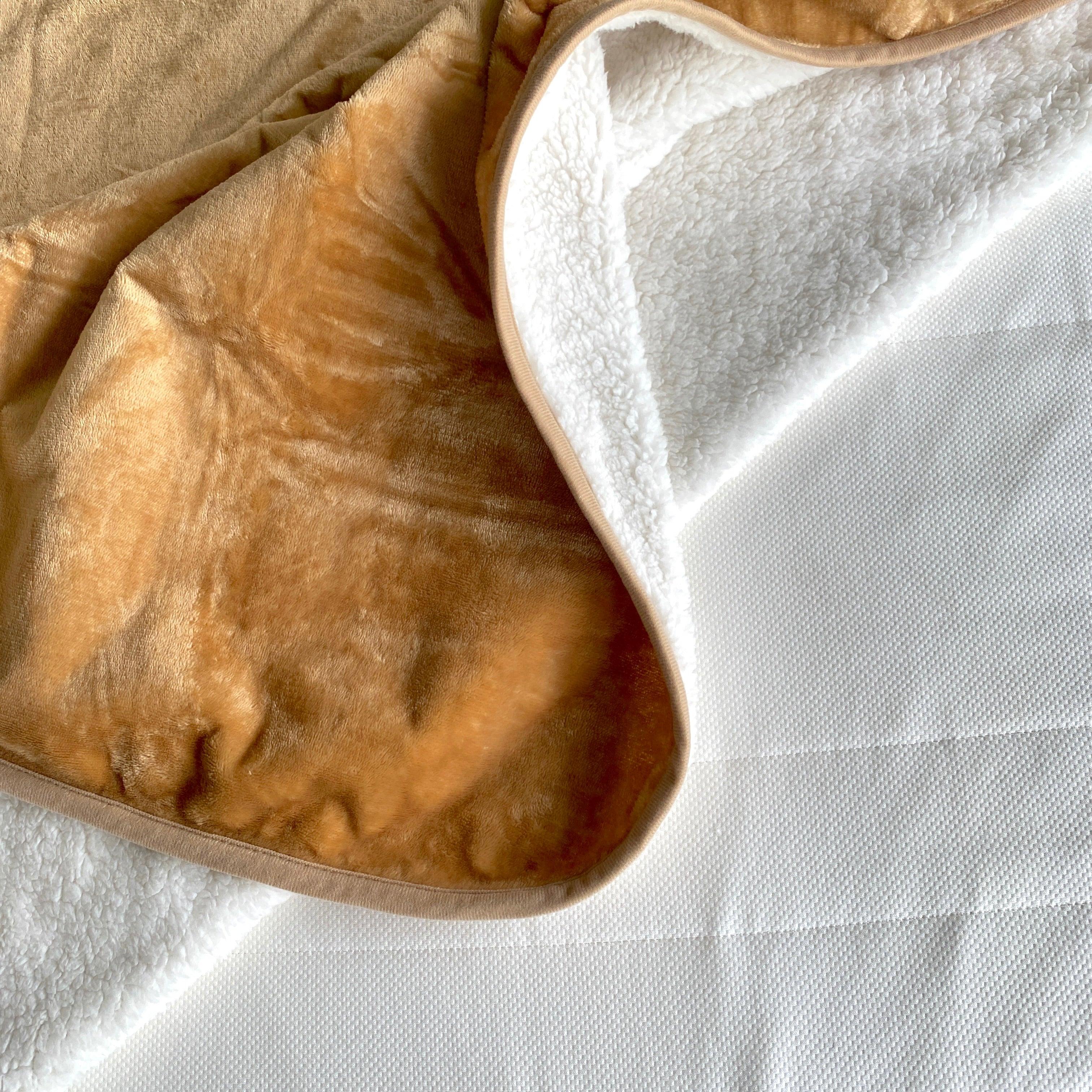 Gold Free Bleed® Menstrual Blanket